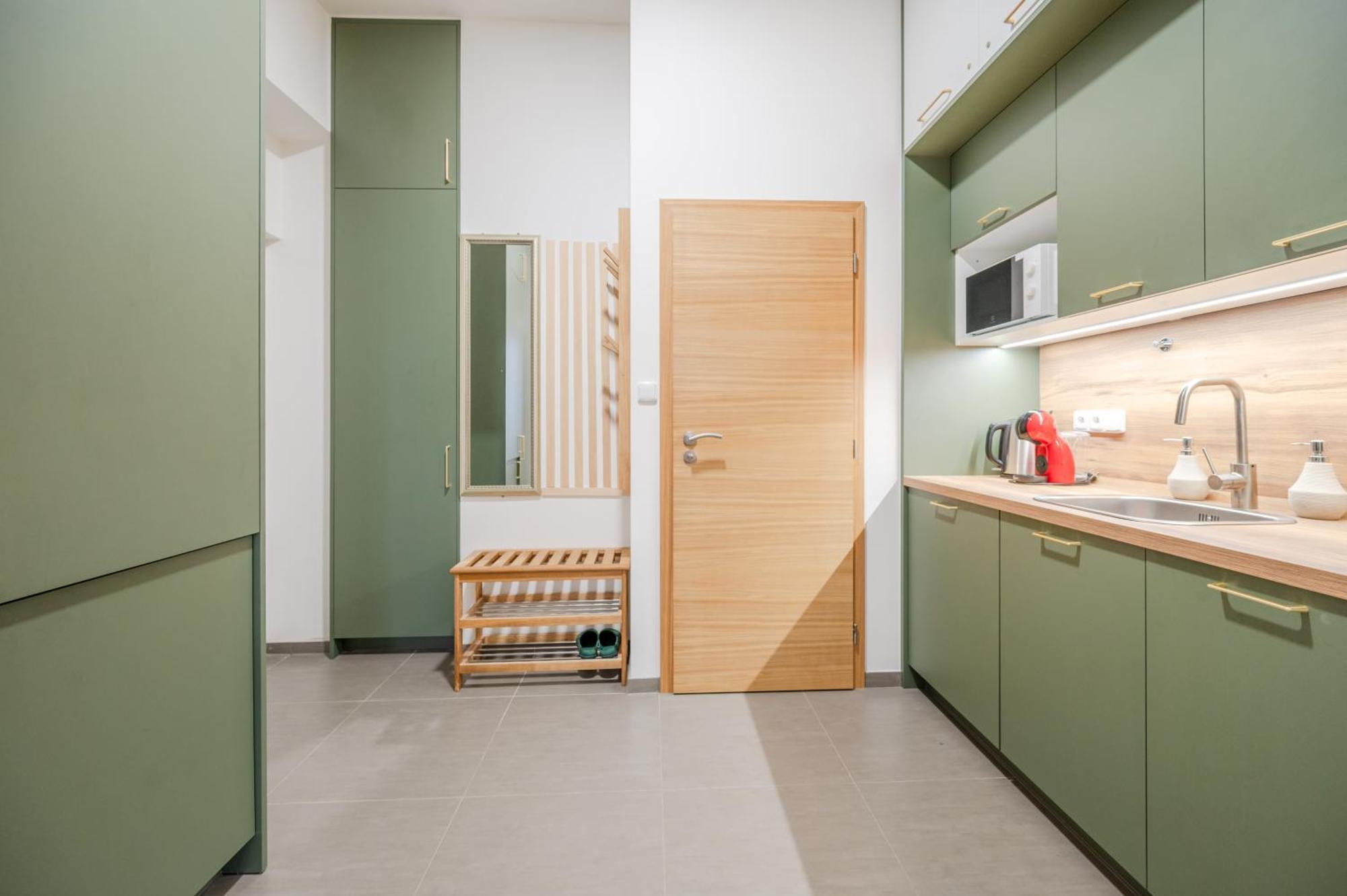 Seifertova Apartments By Willstay Prag Exteriör bild