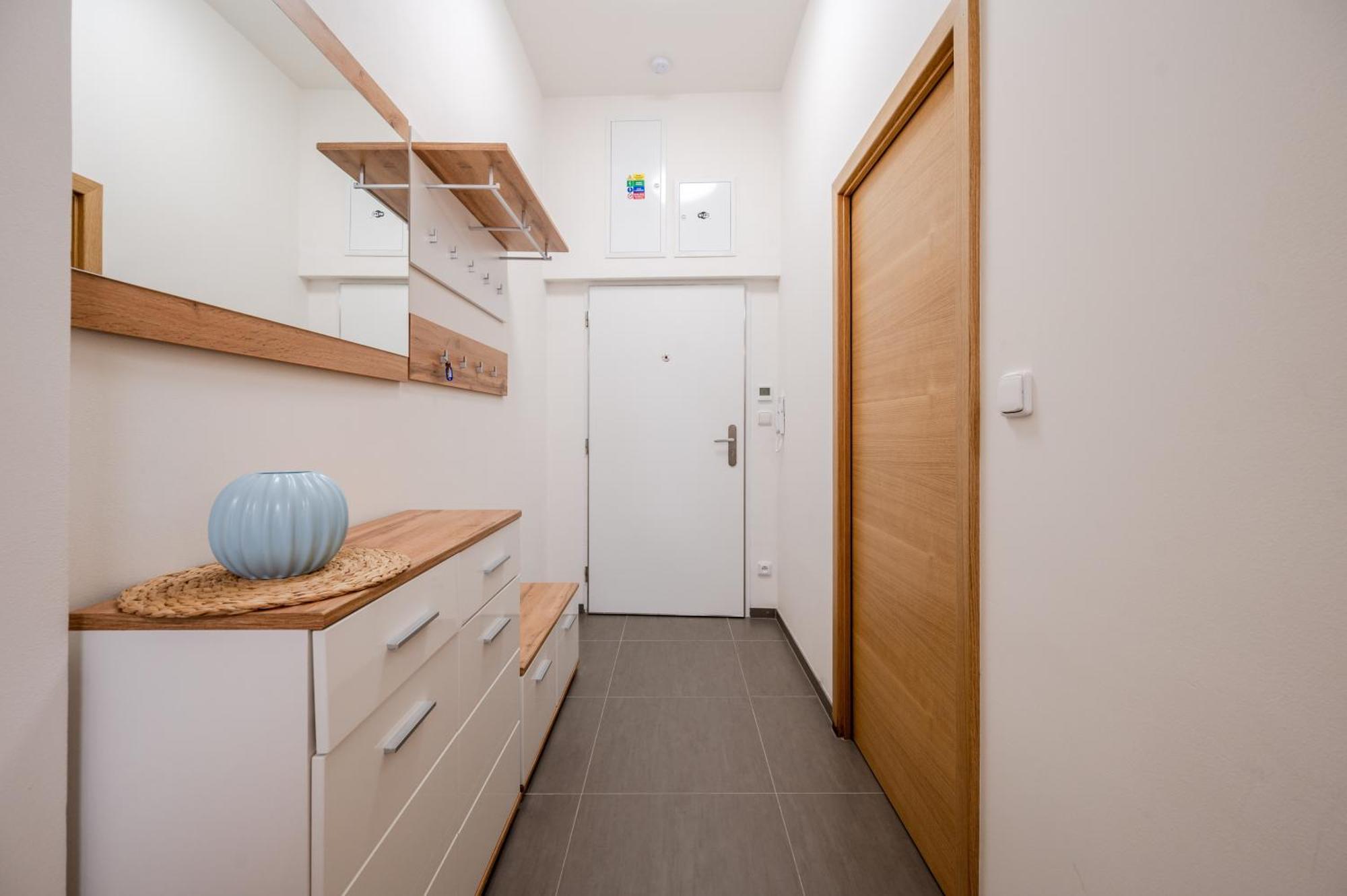 Seifertova Apartments By Willstay Prag Exteriör bild
