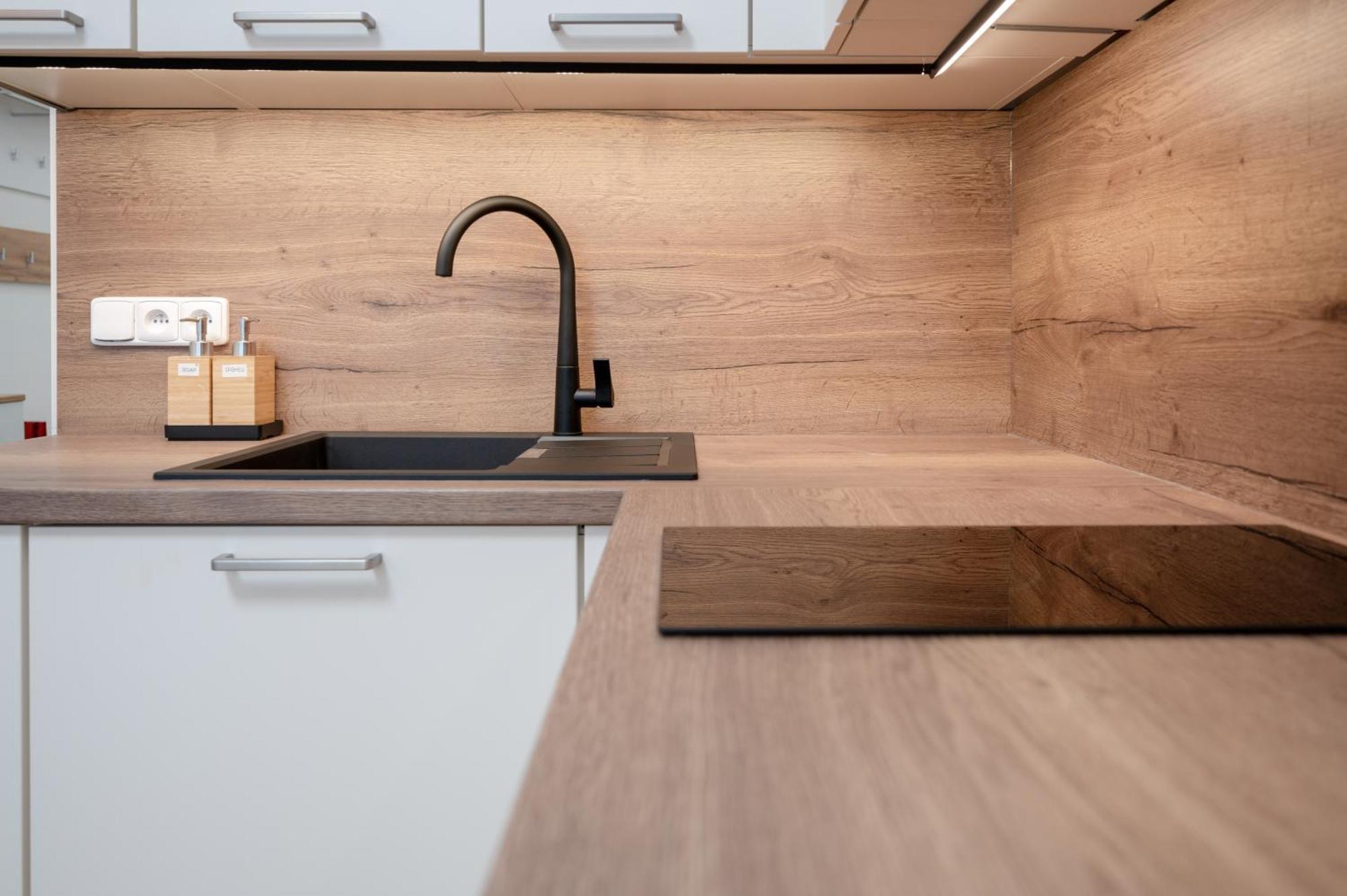 Seifertova Apartments By Willstay Prag Exteriör bild